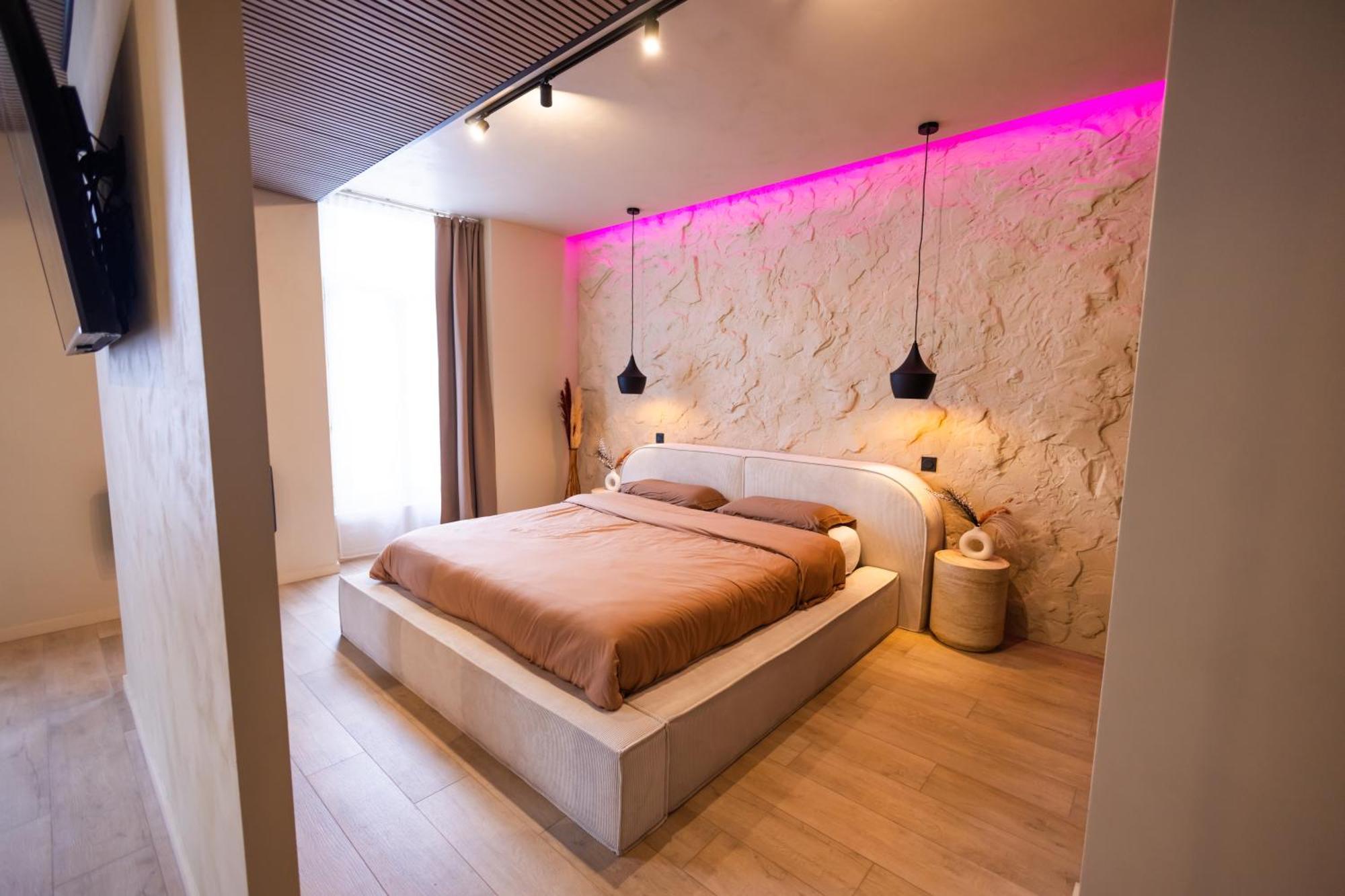 Harmony Room Suite Avec Balneo Angers Exterior photo
